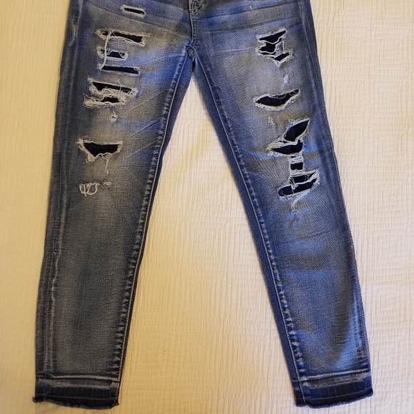 Jean's - Picture 2 of 5